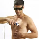 man using Epilator