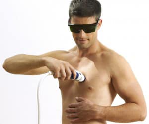 man using Epilator